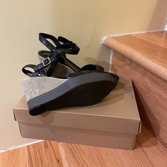 Coke Haan Wedge sandal - Picture 3 of 4